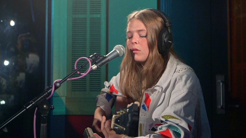 Maggie Rogers performs 'On + Off' in the triple j studio