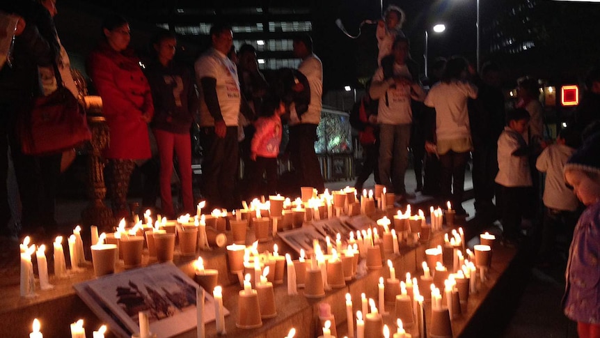 Nepal earthquake candlelight vigil in Canberra