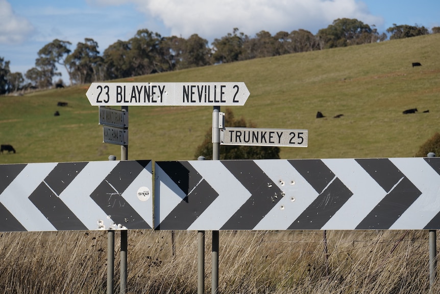 Road signs pointing to Trunkey Creek and Blayney in Central West NSW