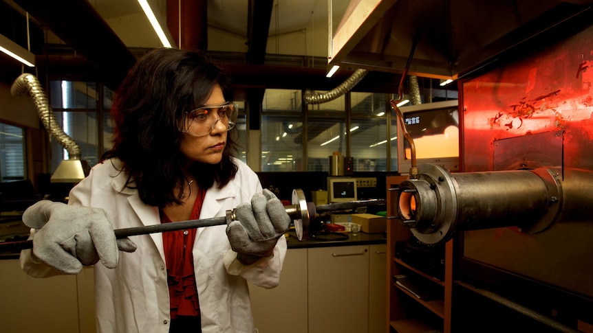 Veena Sahajwalla working in her laboratory