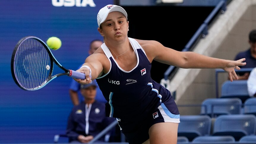  Passive Barty moves into third round of US Open