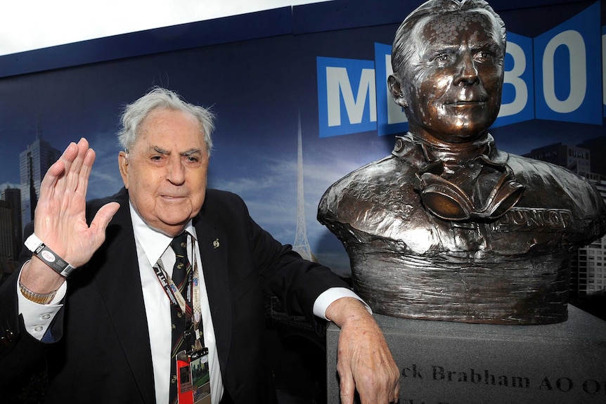 Sir Jack Brabham unveils statue at Australian Grand Prix.