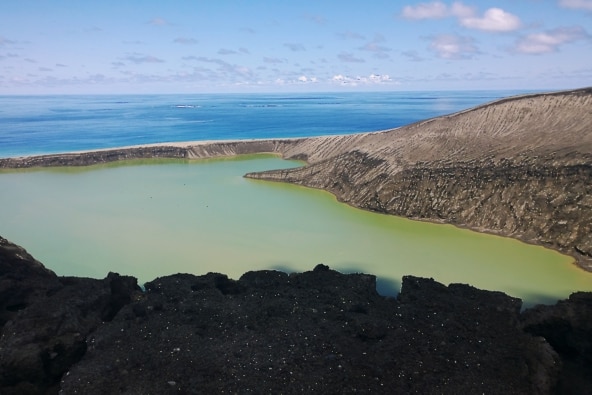 Erste Bilder von Tongas neu entstandener Vulkaninsel