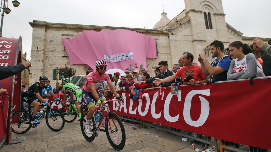 Michael Matthews leads Giro d'Italia