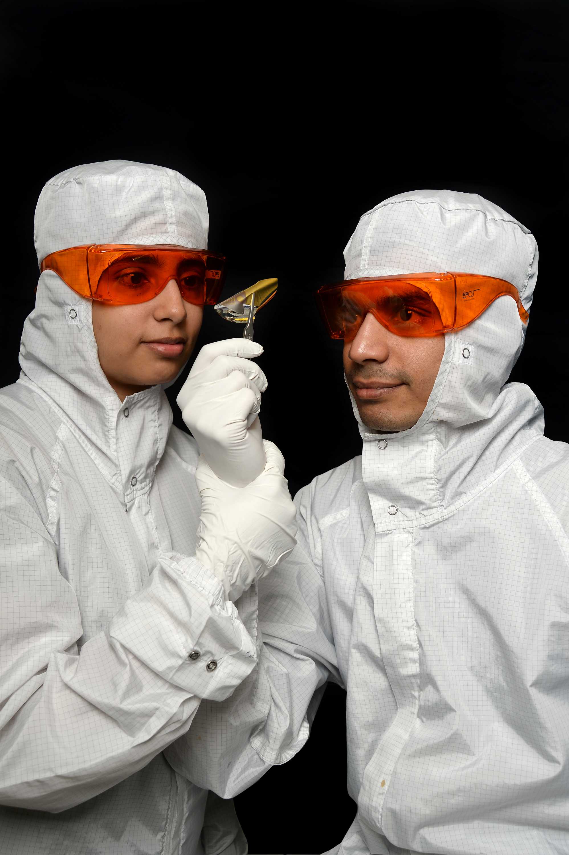 cover of episode Lovers in the Lab: when your passion for science becomes passion for each other