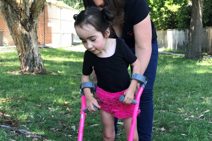 Isabella Lombardo walking