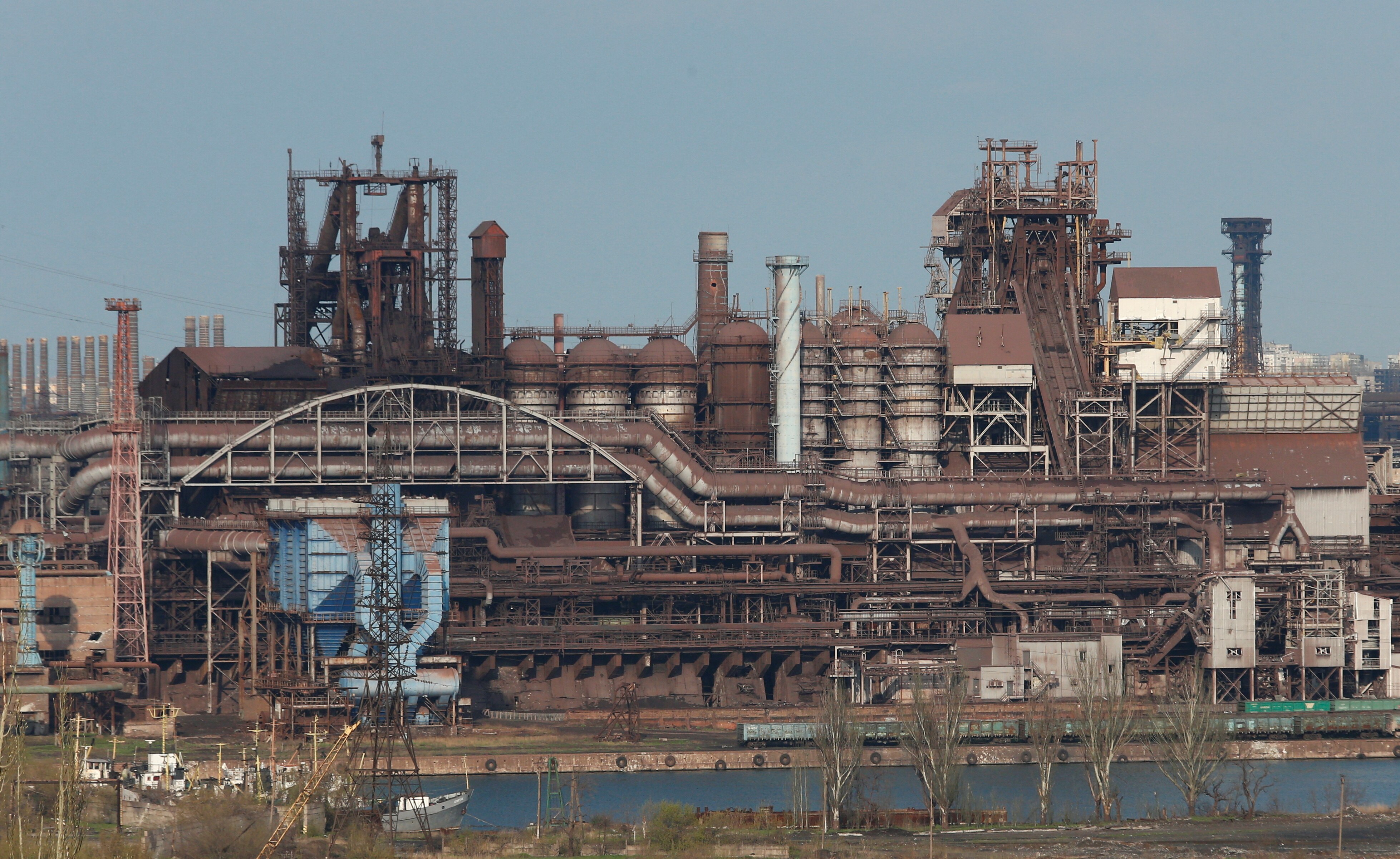 Exterior view of Azovstal Iron and Steel Works during the day.