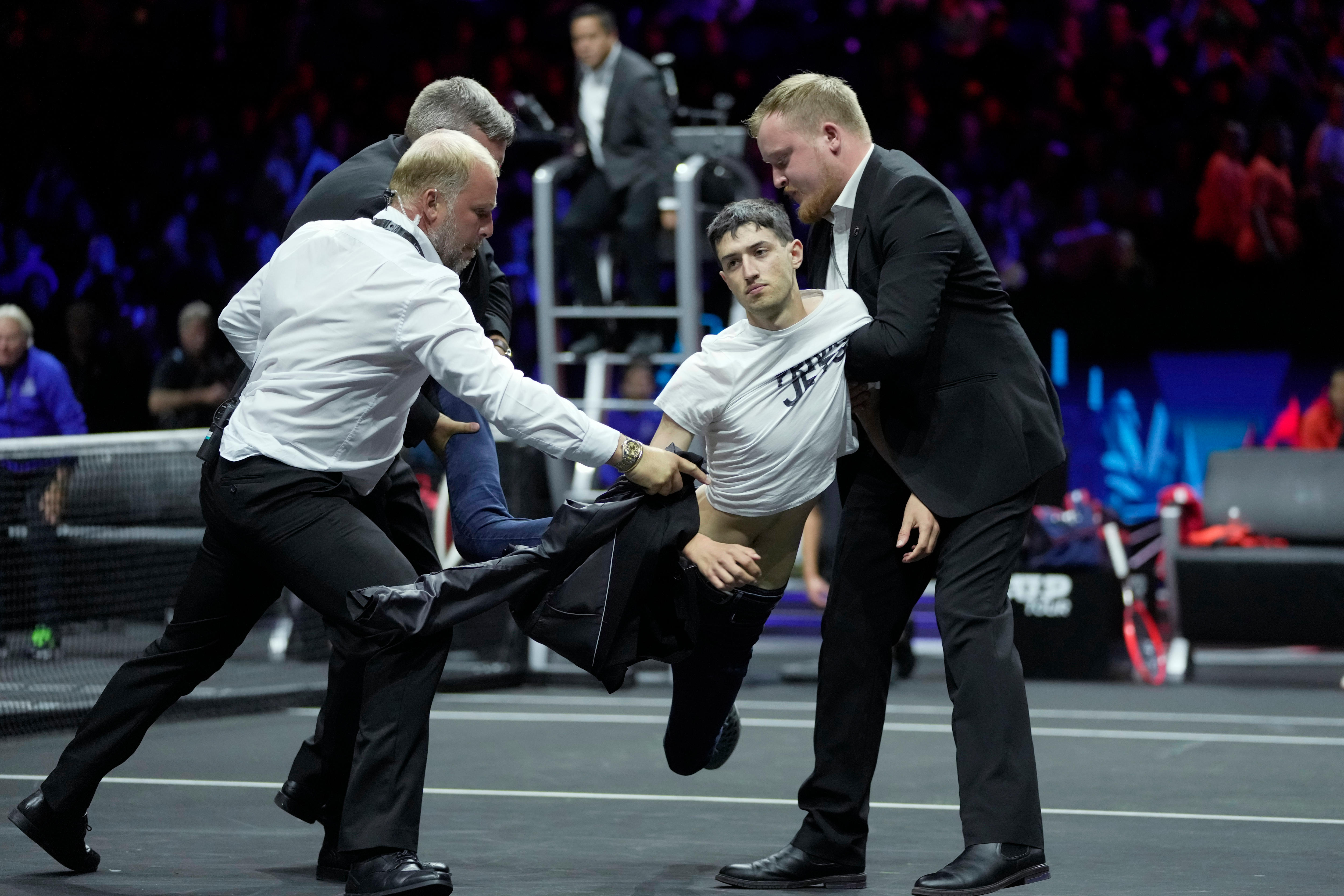 Man sets his arm on fire during Laver Cup tennis match in London - ABC News