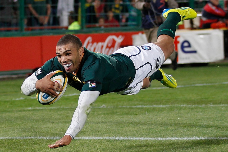 Habana dives over for the Springboks