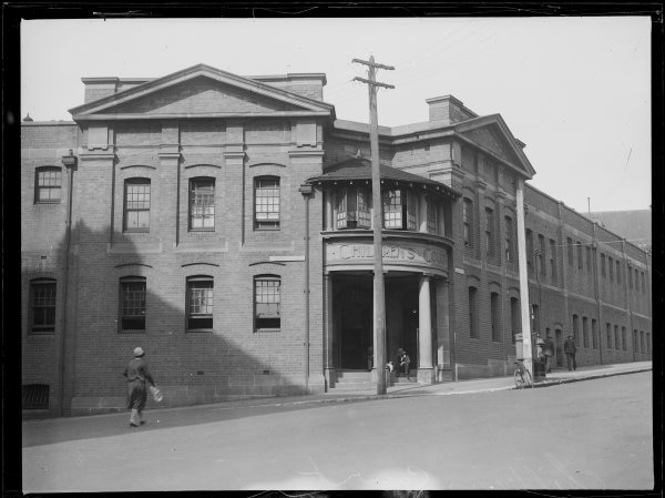 Historical photo of the Surry Hills Children's Court
