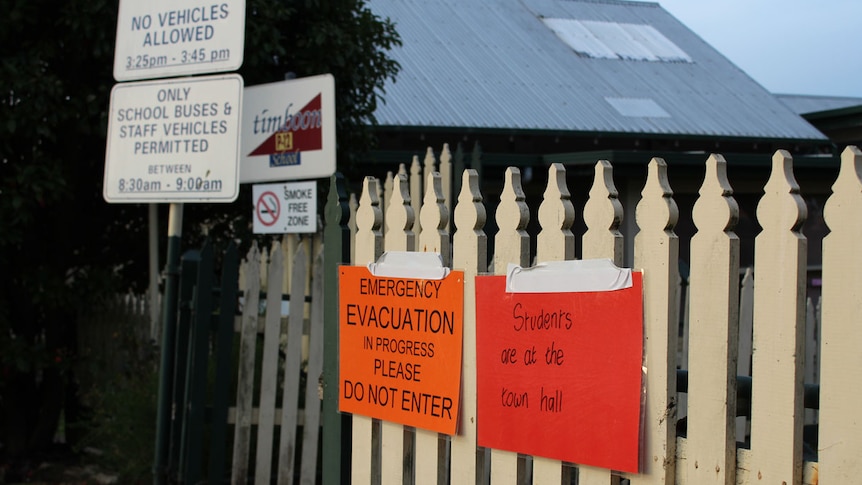 Asbestos find shuts down school