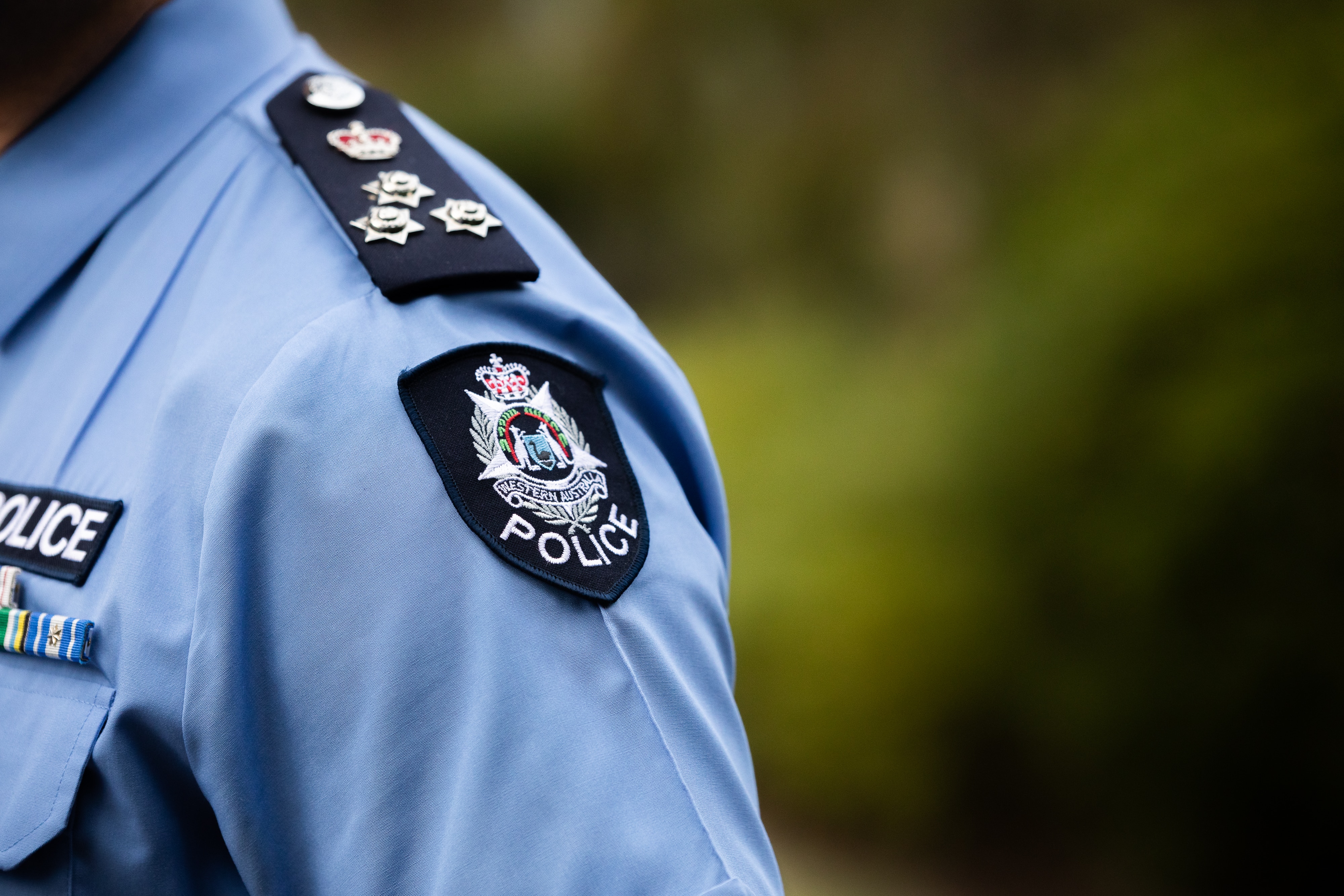 Man shot in Perth's Hamilton Hill as police search for two suspects