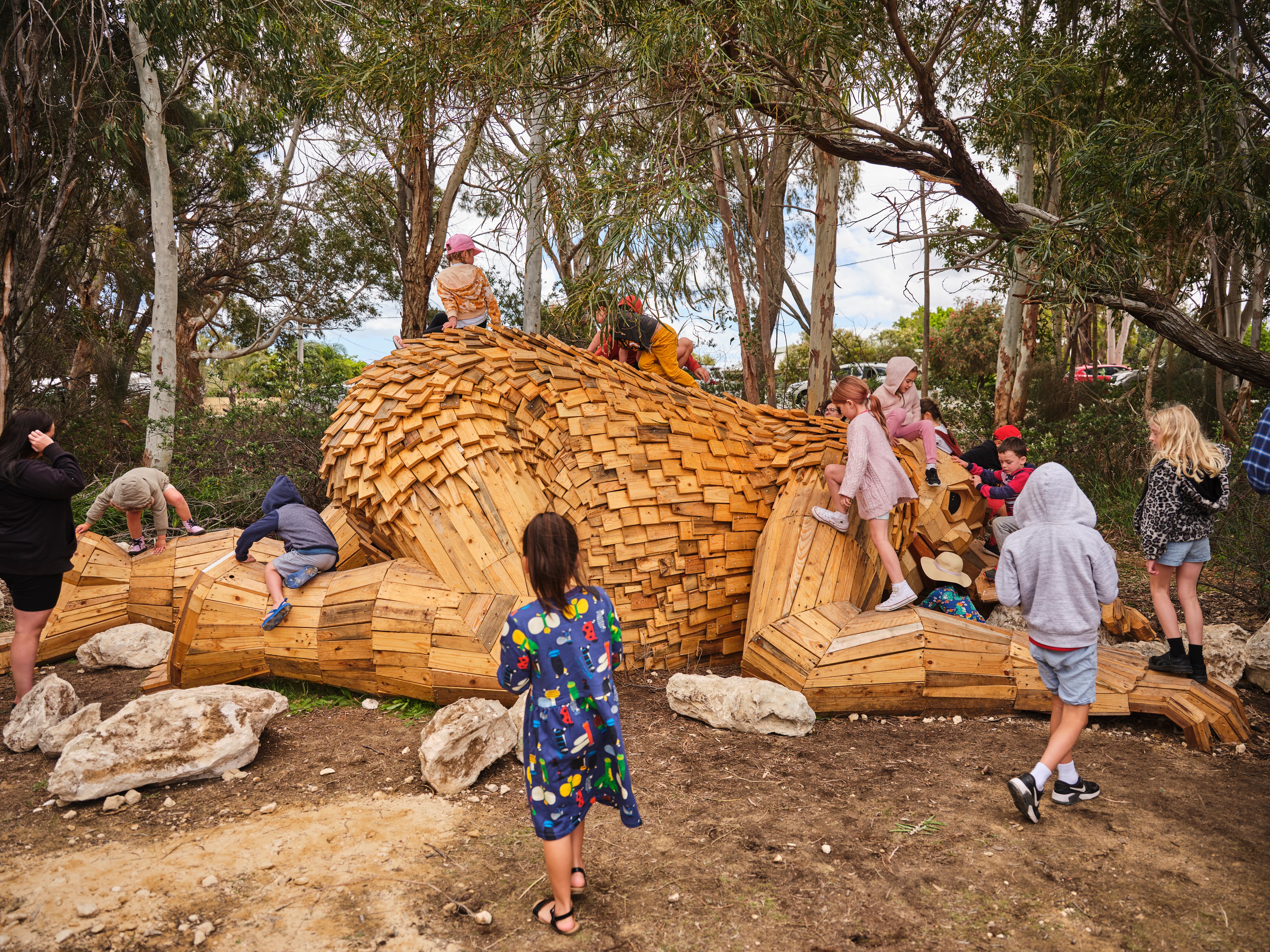 Giants of Mandurah fire Hopes statue can be rebuilt as police offer 25,000 reward for
