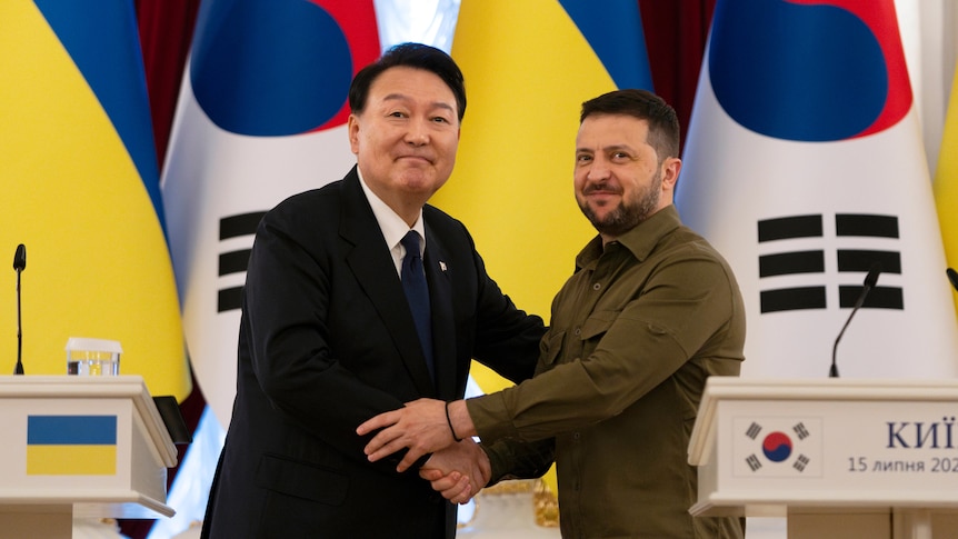 La Corée du Sud élargira son soutien à l’Ukraine alors que le président Yoon Suk-yeol effectue une visite surprise
