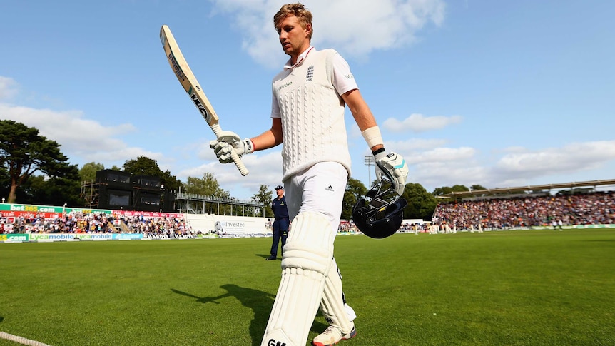 Joe Root acknowledges Cardiff crowd after Ashes ton