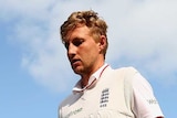 Joe Root acknowledges Cardiff crowd after Ashes ton