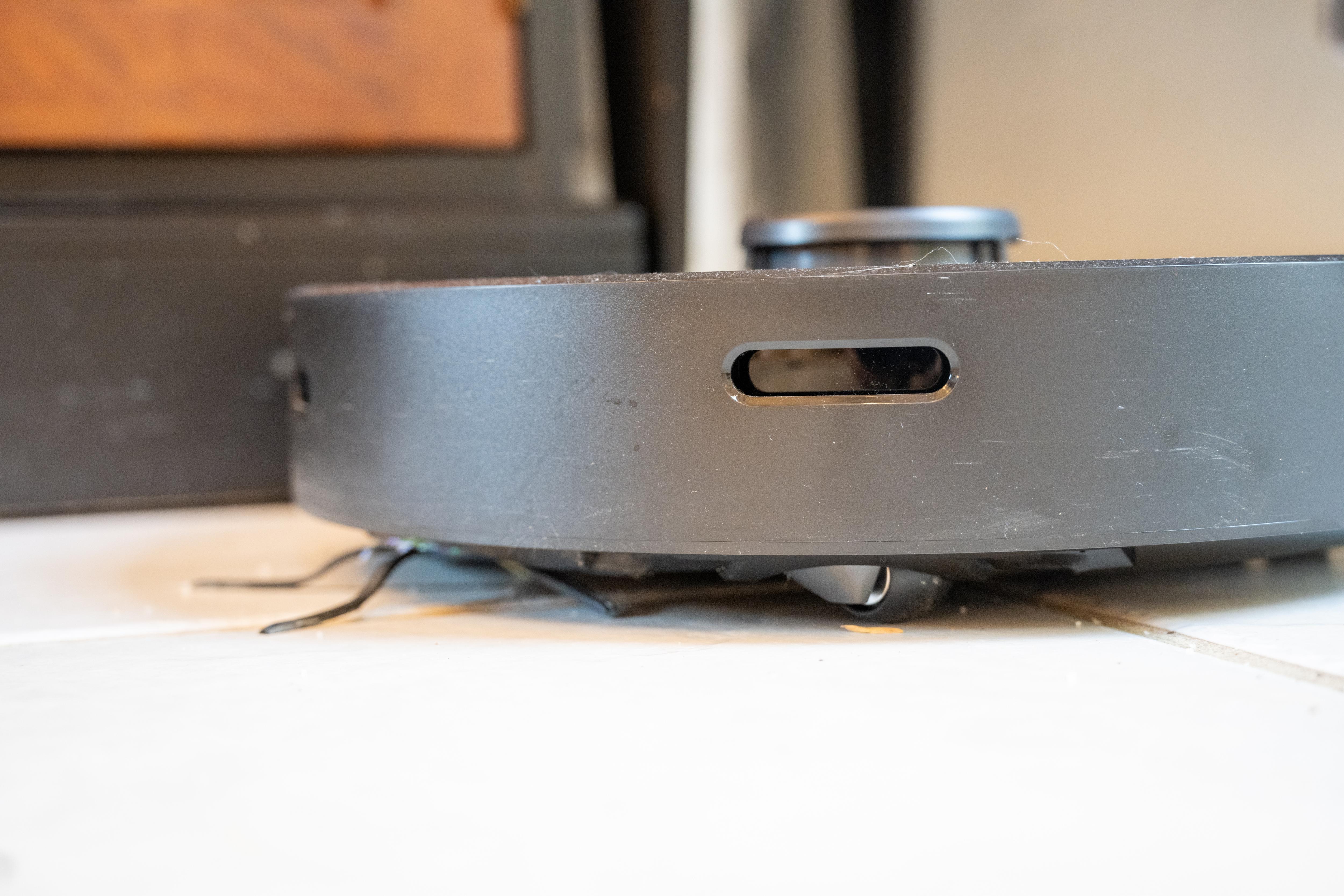 Hacking robotic vacuum cleaner