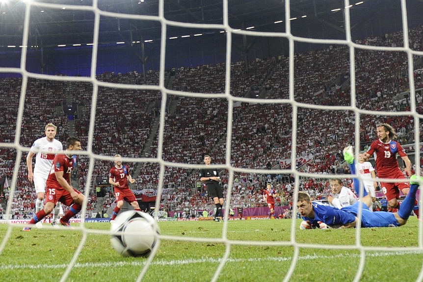 Poland crashes out of Euro 2012