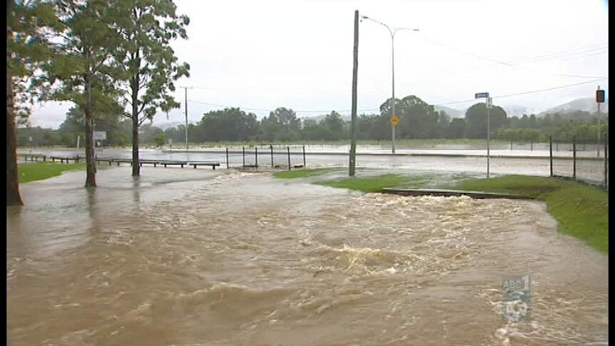 The weather bureau says more thunderstorms are expected to hit southern Queensland later this week.