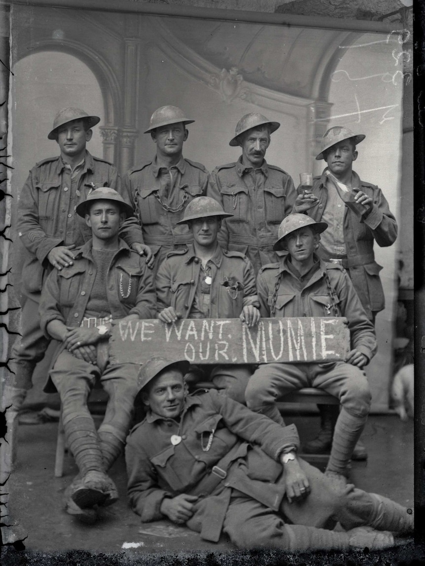 A group of soldiers from the 2nd Australian Division, 1918.