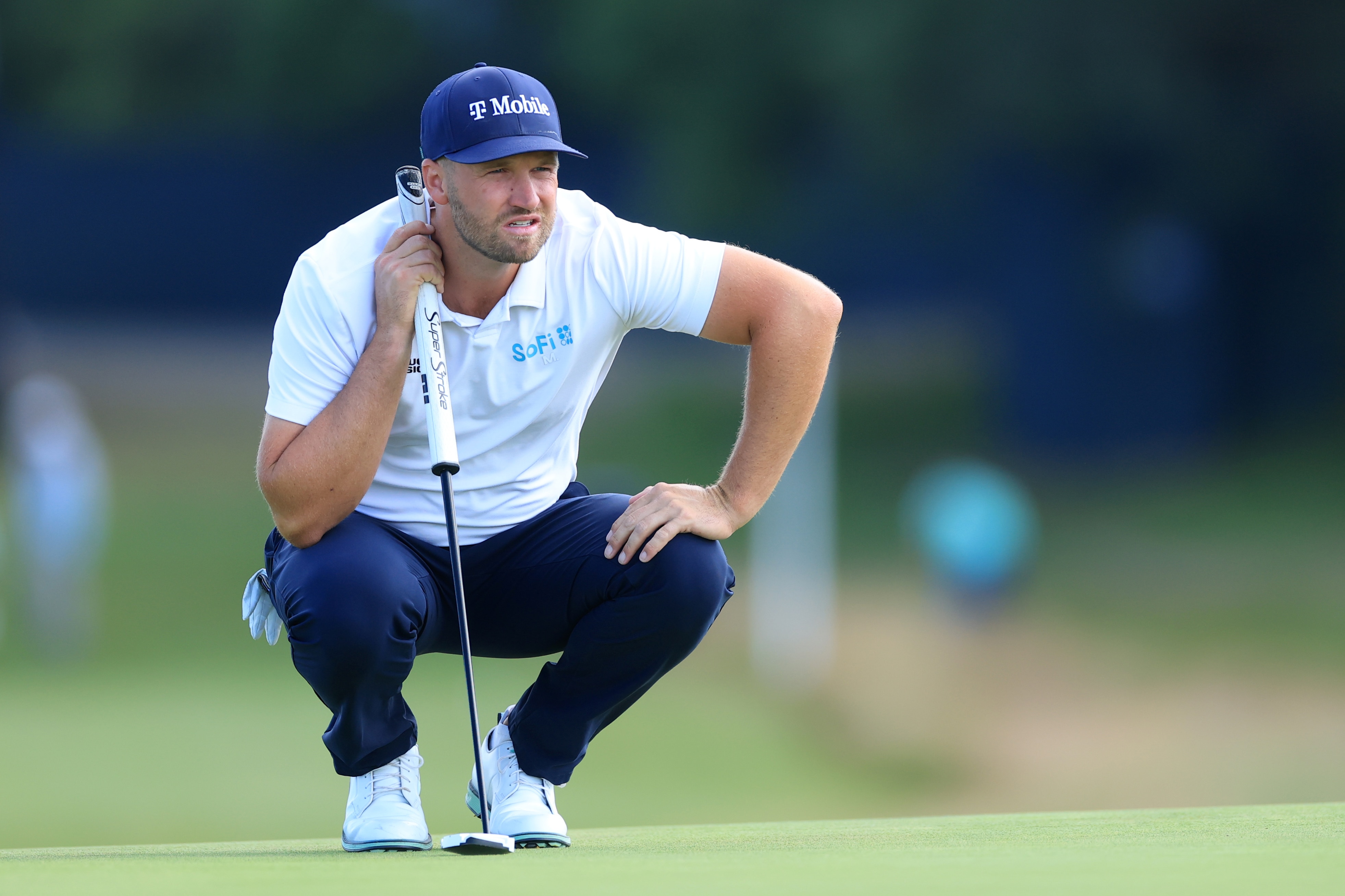 Clark survives ‘worst shot’ to hold commanding US Open lead