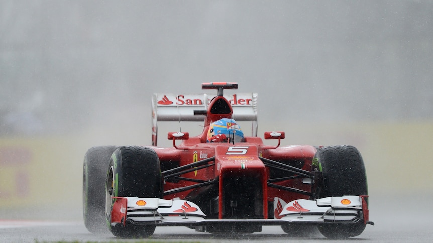 Alonso wins pole at Silverstone