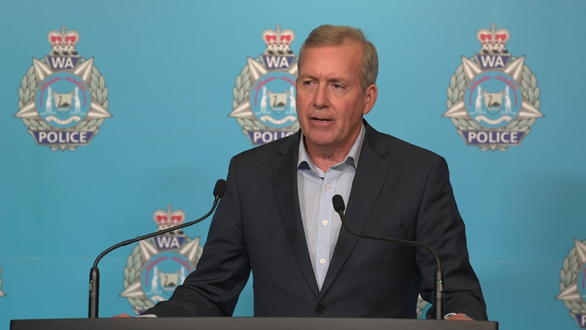 O Ministro da Polícia de WA, Reece Whitby, fala em uma coletiva de imprensa