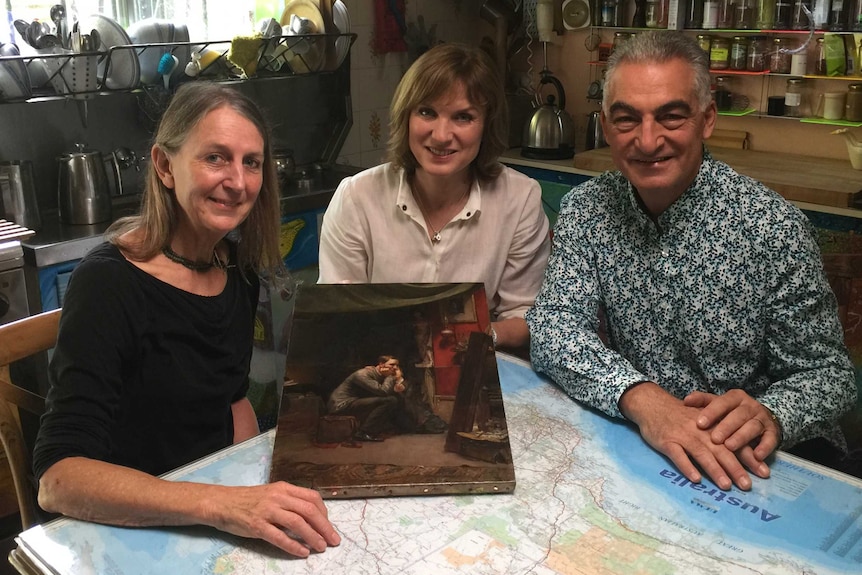 Lisa Roberts, great-granddaughter of Tom Roberts, with Fake or Fortune presenter Fiona Bruce (C) and owner Joe Natoli.