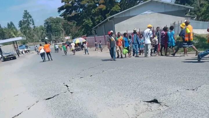 Papua New Guinea rocked by magnitude 7.6 earthquake, tsunami threat 'has  now passed' - ABC News