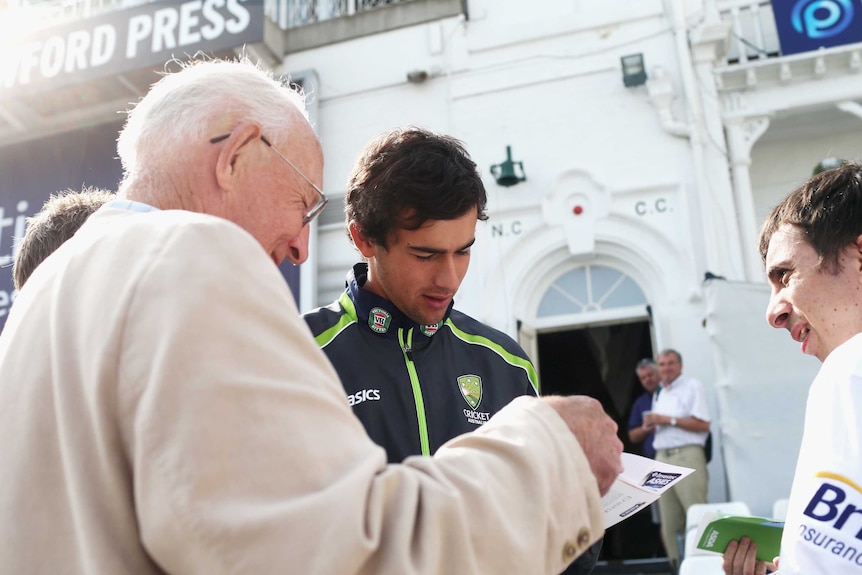 Agar signs autographs ahead of day three