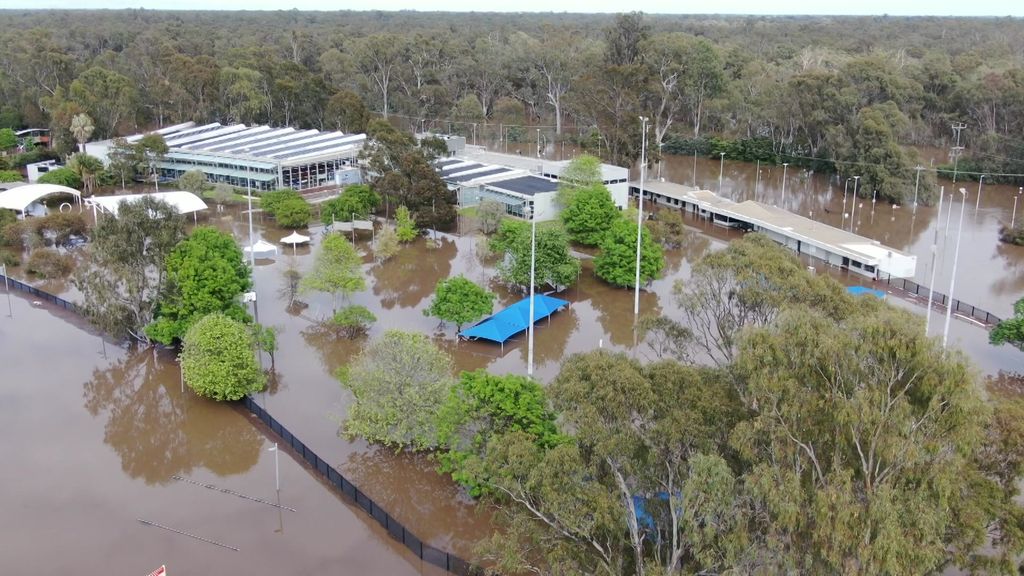 Victoria's Flood Crisis 'far From Over', With Shepparton Inundated And ...