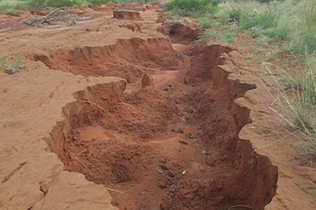 Erosion cuts deep into the Tanami Road