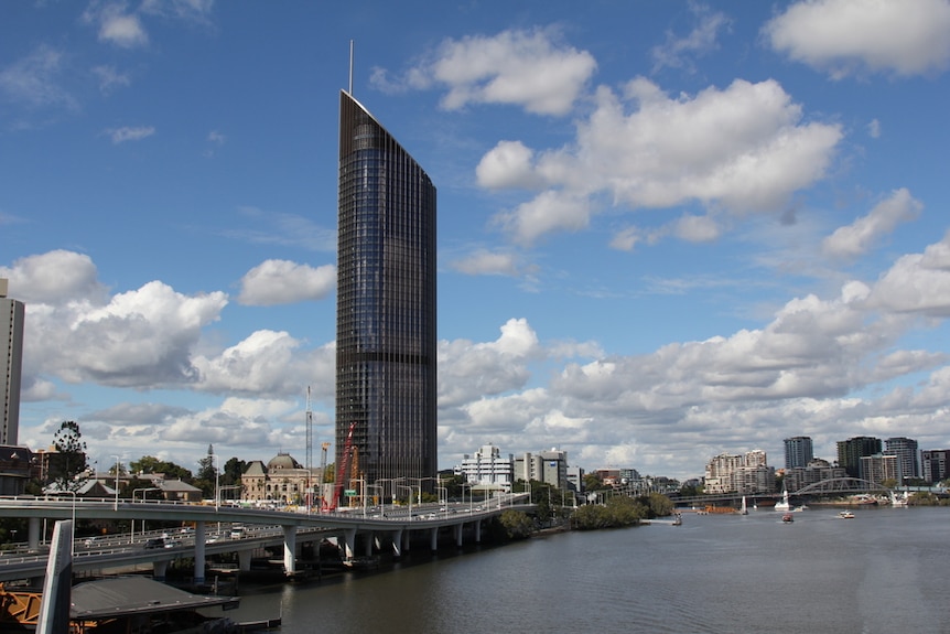 Brisbane Riverside Expressway and 1 William Street skyscraper in June 2018.