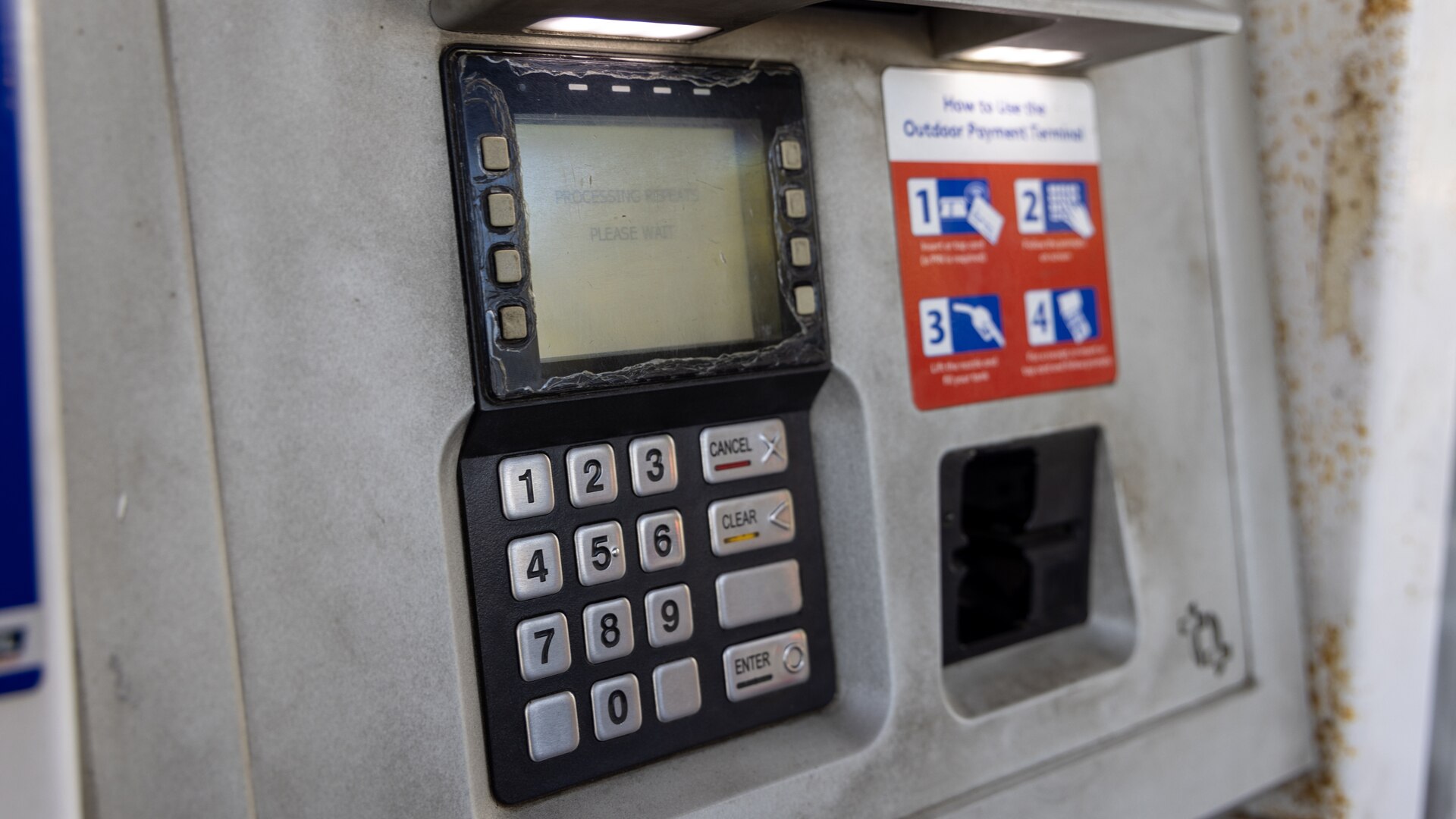 Un primer plano de una máquina UPS eftpos. 