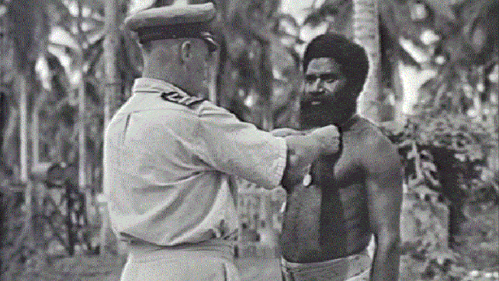 Sergeant Yauwiga ikisim medal long Australia colonial gavman (Aus War Memorial)