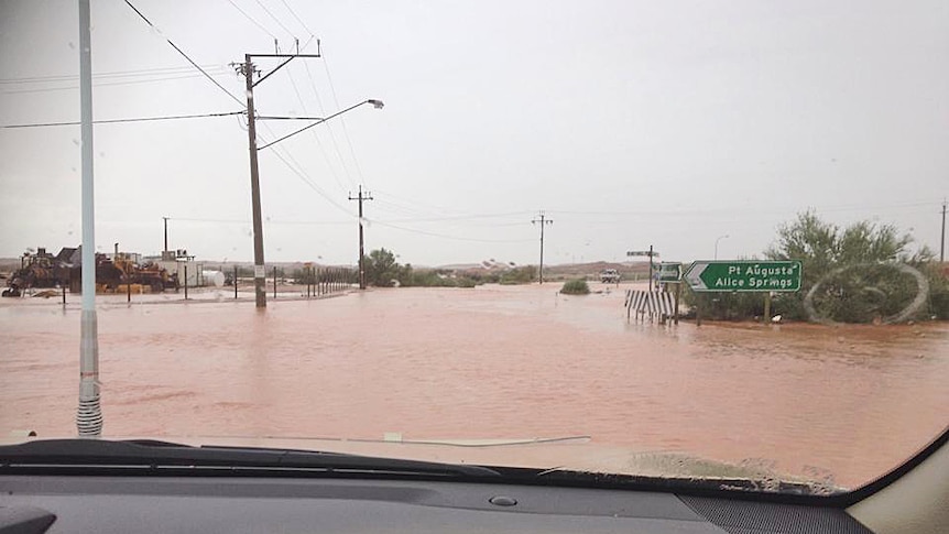 Thieves struck while Coober Pedy residents were preoccupied with a flood emergency.