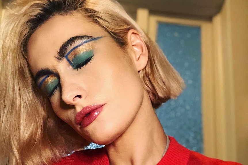 Chloe using make-up as mindfulness