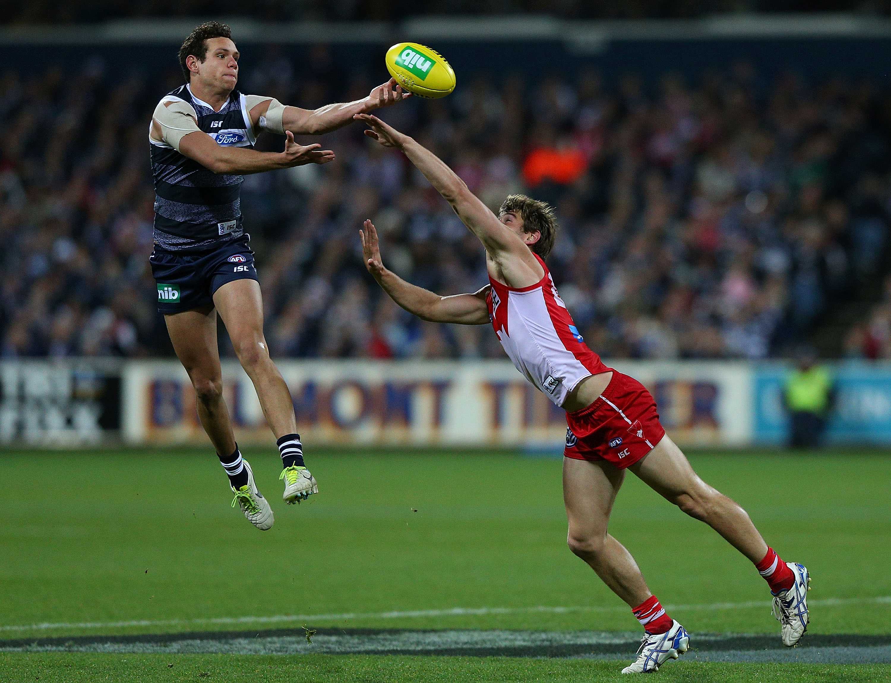 Sydney Swans v Geelong Cats: AFL round 11 streaming and score updates - ABC  News