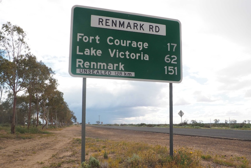 a road sign on Renmark Road