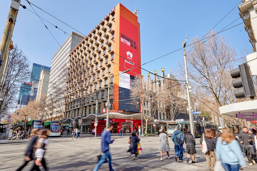Walking Tour of Melbourne Australia - Lonsdale Street in 2023 