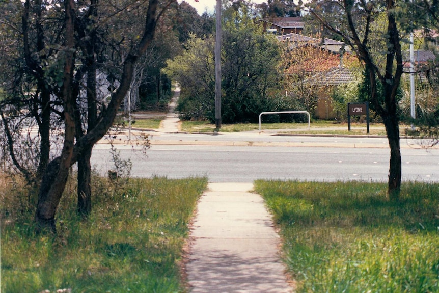 Two walkways in Lyons that cross Hindmarsh Drive, photographed in 1989.