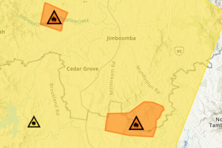 A map of two fires are burning at Flagstone near Jimboomba and Mundoolun, Birnam and Veresdale Scrub near Beaudesert