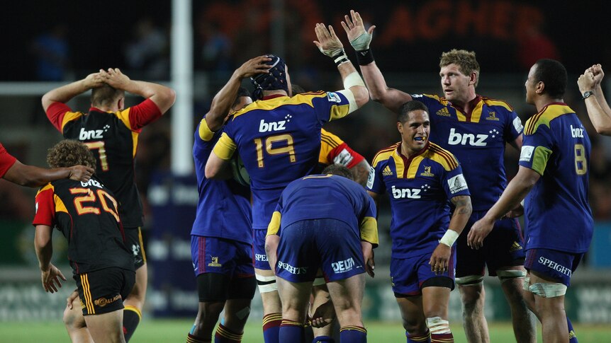 Come-from-behind win ... the Highlanders put on two quick tries to trump the Chiefs.