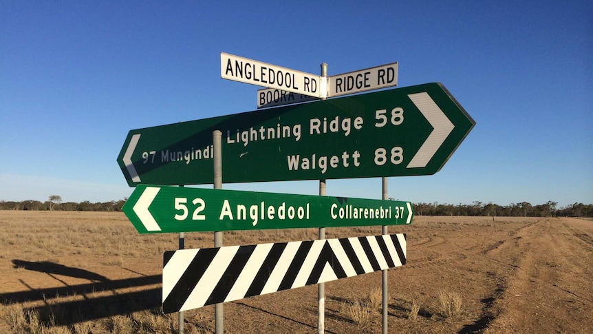 Widespread western NSW lockdowns after COVID-positive man bailed from Bathurst prison