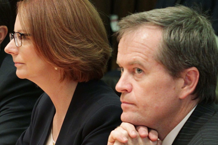 Julia Gillard and Bill Shorten at a meeting to discuss the future of Australian car manufacturing.
