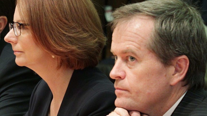 Julia Gillard and Bill Shorten at a meeting to discuss the future of Australian car manufacturing.