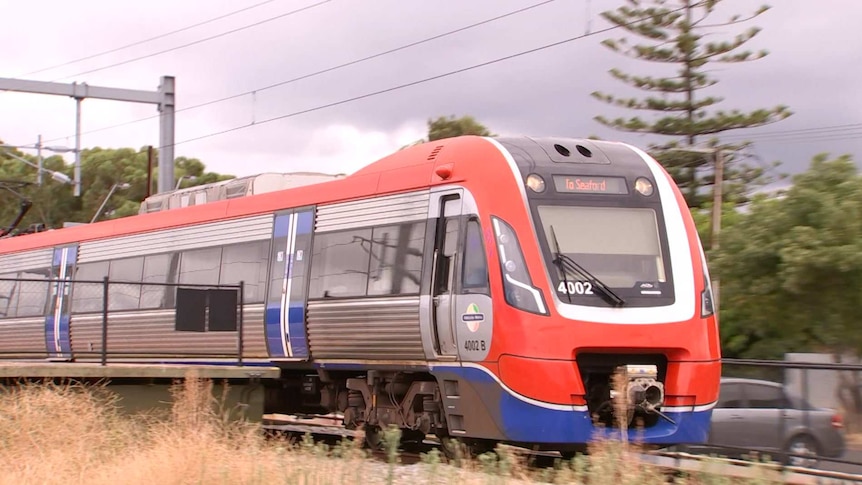 Le gouvernement sud-australien annonce un accord avec Keolis Downer Adelaide pour la suppression des trains et la privatisation des tramways