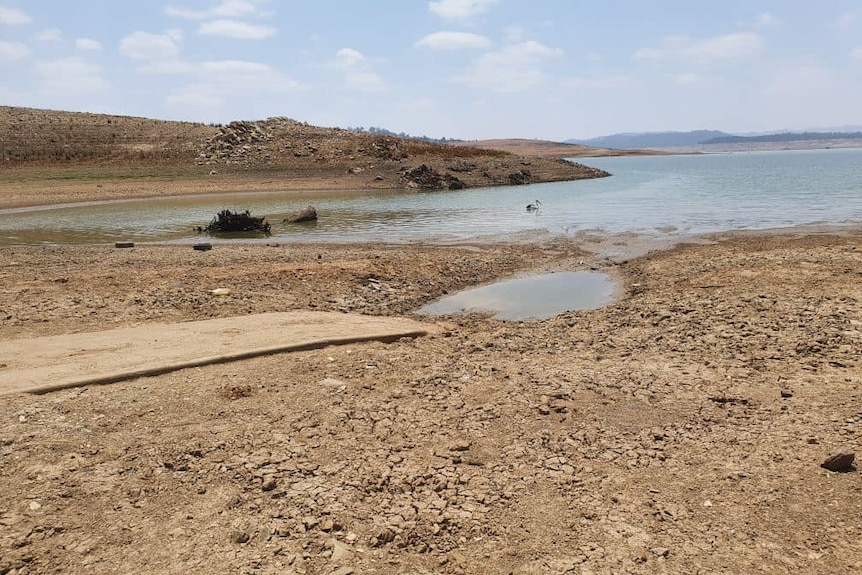 Burrendong dam almost empty