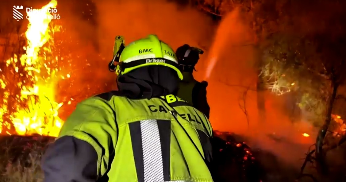 Wildfire in southern Spain kills 12 as heatwave continues