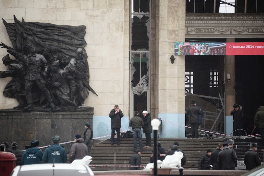 Authorities comb damaged Volgograd train station after blast